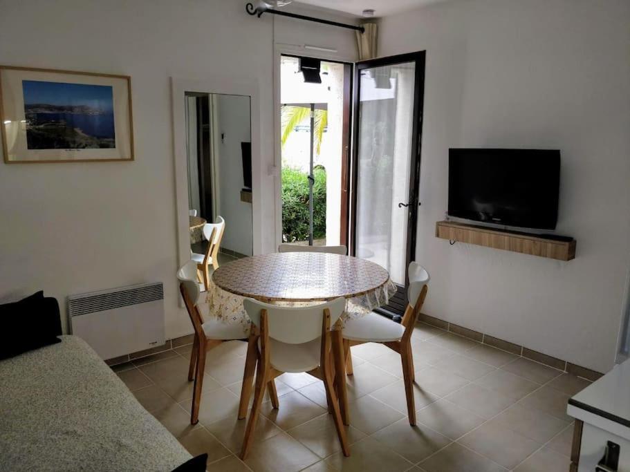 St Raphael 37M2, Piscine, Wifi, Commerces Mer 5Mn A Pieds Saint-Raphael  Bagian luar foto